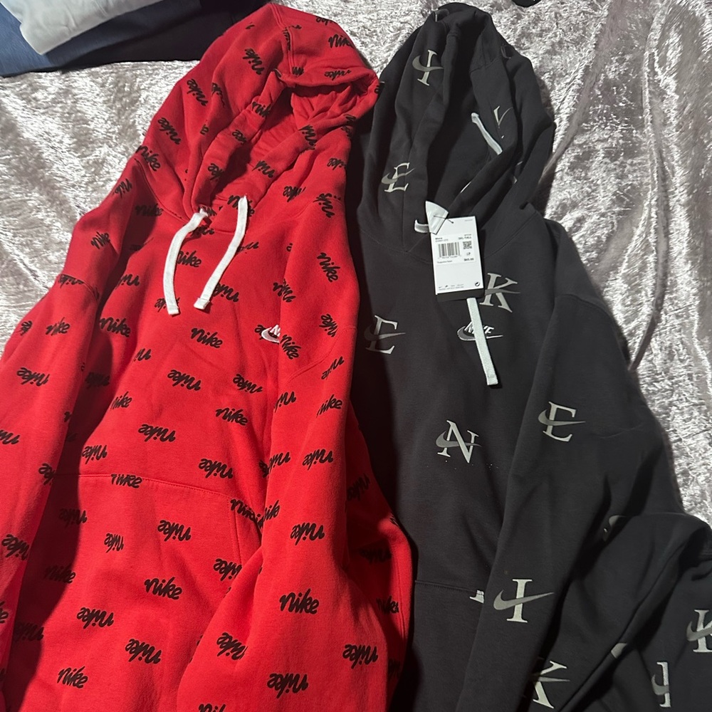 Men’s 3XL new Nike hoodies, a Nike zip up hoodie, Tommy Hilfiger waterproof jack